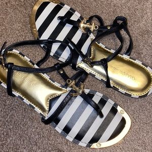 Gianni Bini sandals